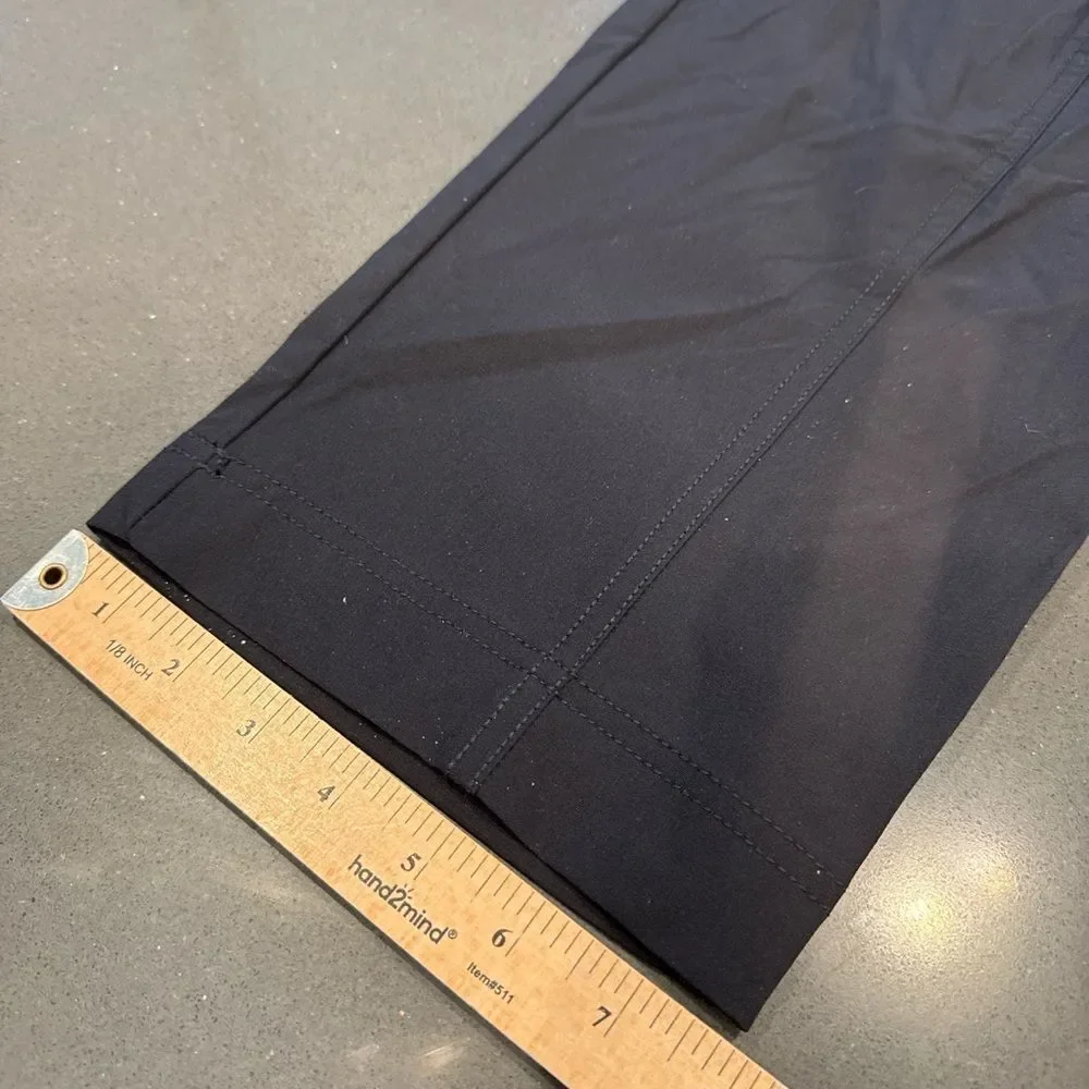 NWT Kirkland Signature Ladies Travel Pants Black Size 14 Zip Phone Pocket